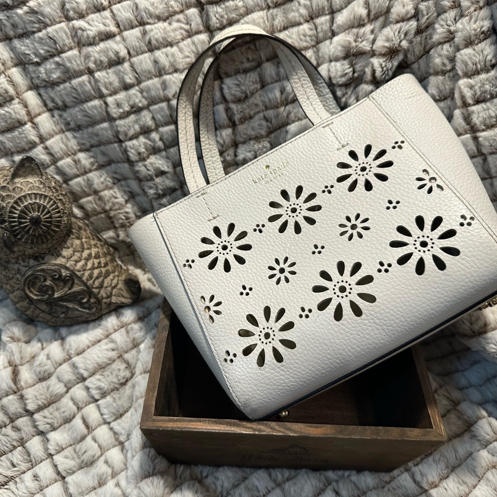* Cute Kate Spade Purse *